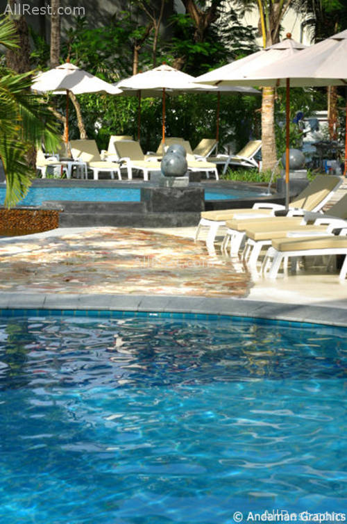 Holiday Inn Phuket 18